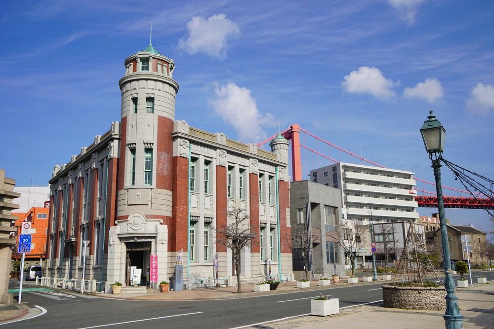 若松南海岸の歴史的建築と若戸大橋