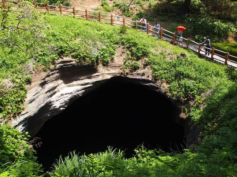 天窓洞 91cm×122cm 思い出深く 