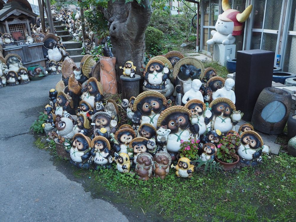 信楽陶苑 たぬき村の画像 - 4枚目