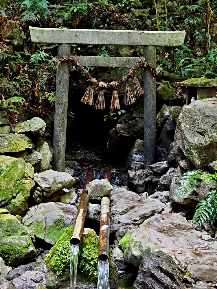 天の岩戸(恵利原の水穴)の画像 - 4枚目