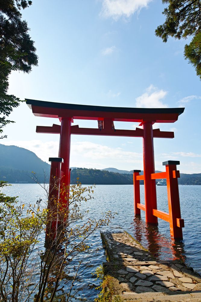 箱根神社 平和の鳥居の画像 - 3枚目