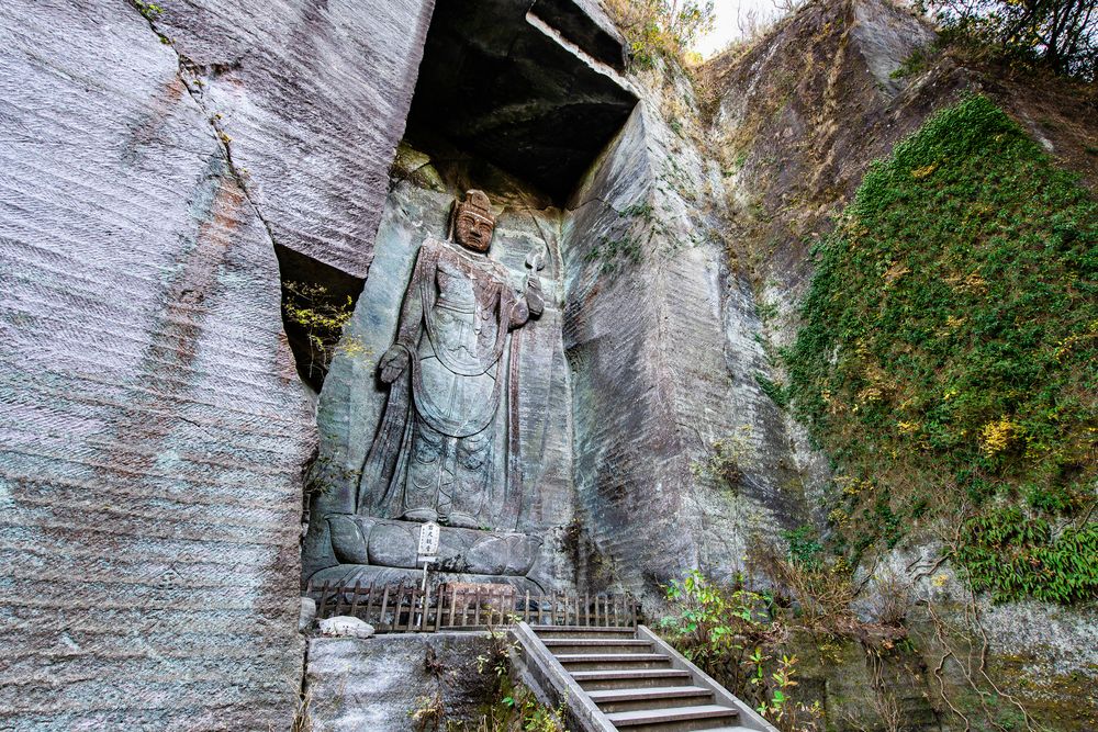 楠木正成像】の周辺スポット・アクセス・口コミ - Prism Japan