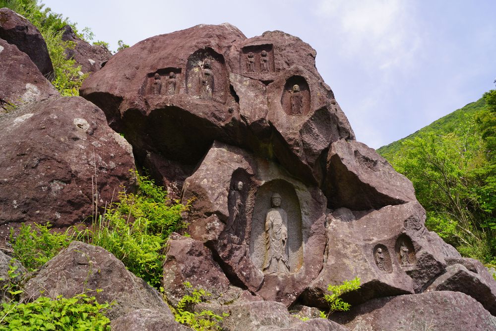 石仏群と歴史館