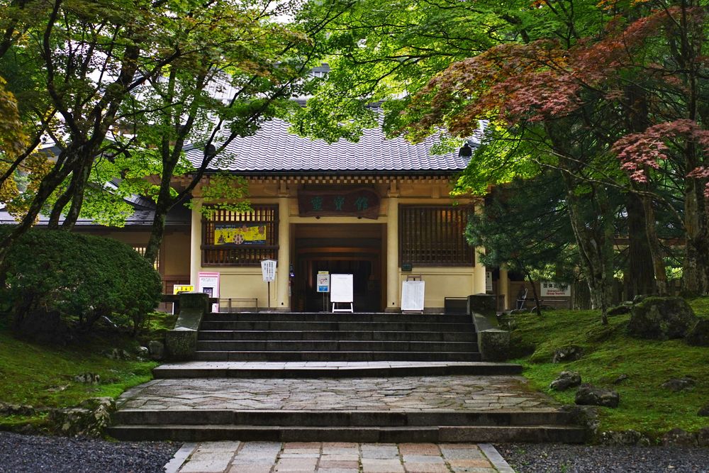 高野山霊宝館】の周辺スポット・アクセス・口コミ - Prism Japan