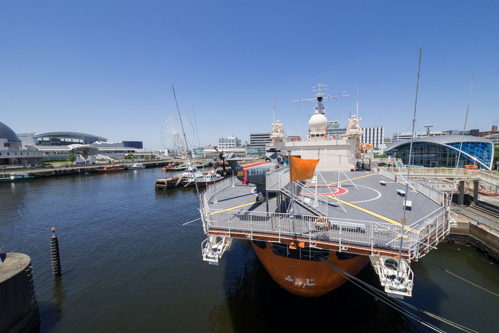 第11代 根井繁隊◇南極観測船『ふじ』採取 南極の石2