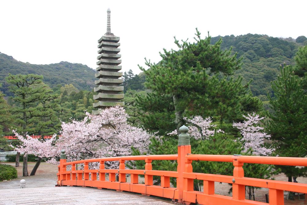 浮島十三重石塔】の周辺スポット・アクセス・口コミ - Prism Japan