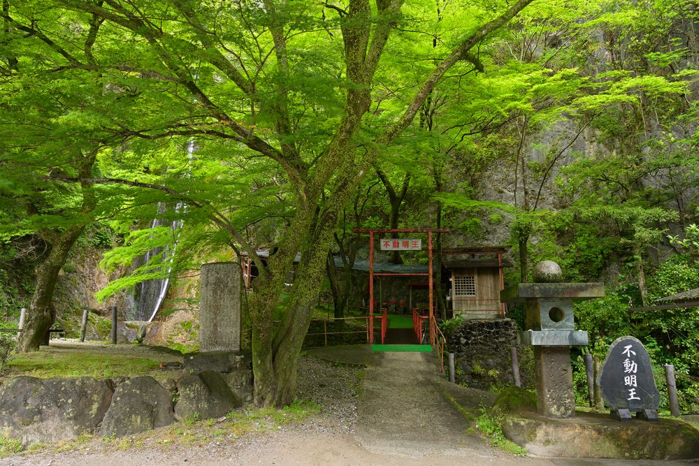 絹掛の滝の画像 - 2枚目