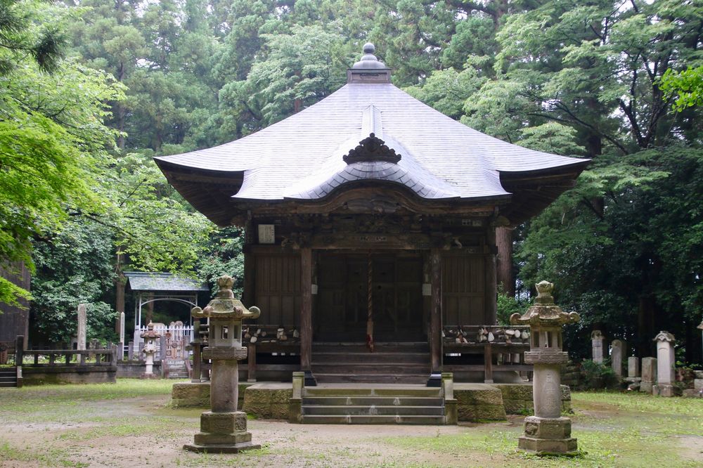 瑠璃光山 医王寺