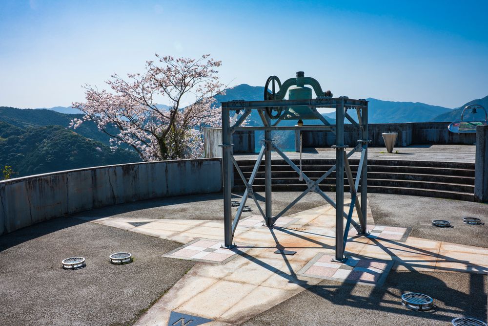 教会の見えるチャペルの鐘展望公園の画像 - 3枚目