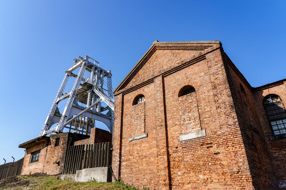 世界遺産　三池炭鉱　三池炭鉱炭鉱石　福岡県大牟田市　アクリルケース付き 世界遺産 三池炭鉱 三池炭鉱炭鉱石 福岡県大牟田市 アクリル