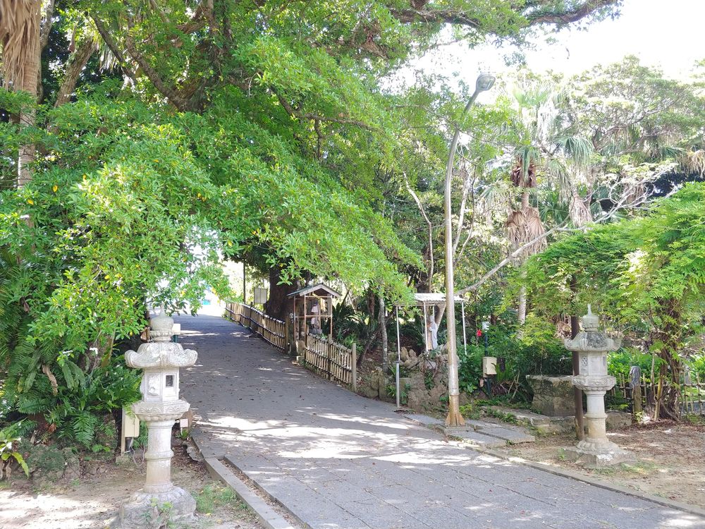 金武宮(金武観音寺)】の周辺スポット・アクセス・口コミ - Prism Japan