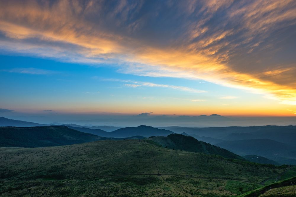 長野発！バリ山美品程度！215/60R16 99H 2013製 ミシュランENERGY 夏タイヤ4本 ひび割れ、キズなし クラウン、オデッセイなど HOBBY LINEシャンプーパワー SHAMPOO POWER 1000ml 高濃縮高性能カー